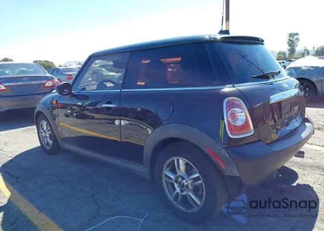 2013 Mini Hardtop Cooper z USA, uszkodzony, nr VIN WMWSU3C52DT687117